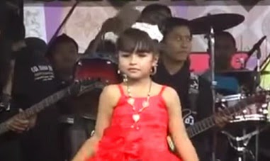New Pallapa - Menyulam Kain Rapuh MP3 - Tasya Rosmala Lagu Dangdut Koplo New Pallapa - Menyulam Kain Rapuh MP3 - Tasya Rosmala Lagu Dangdut Koplo