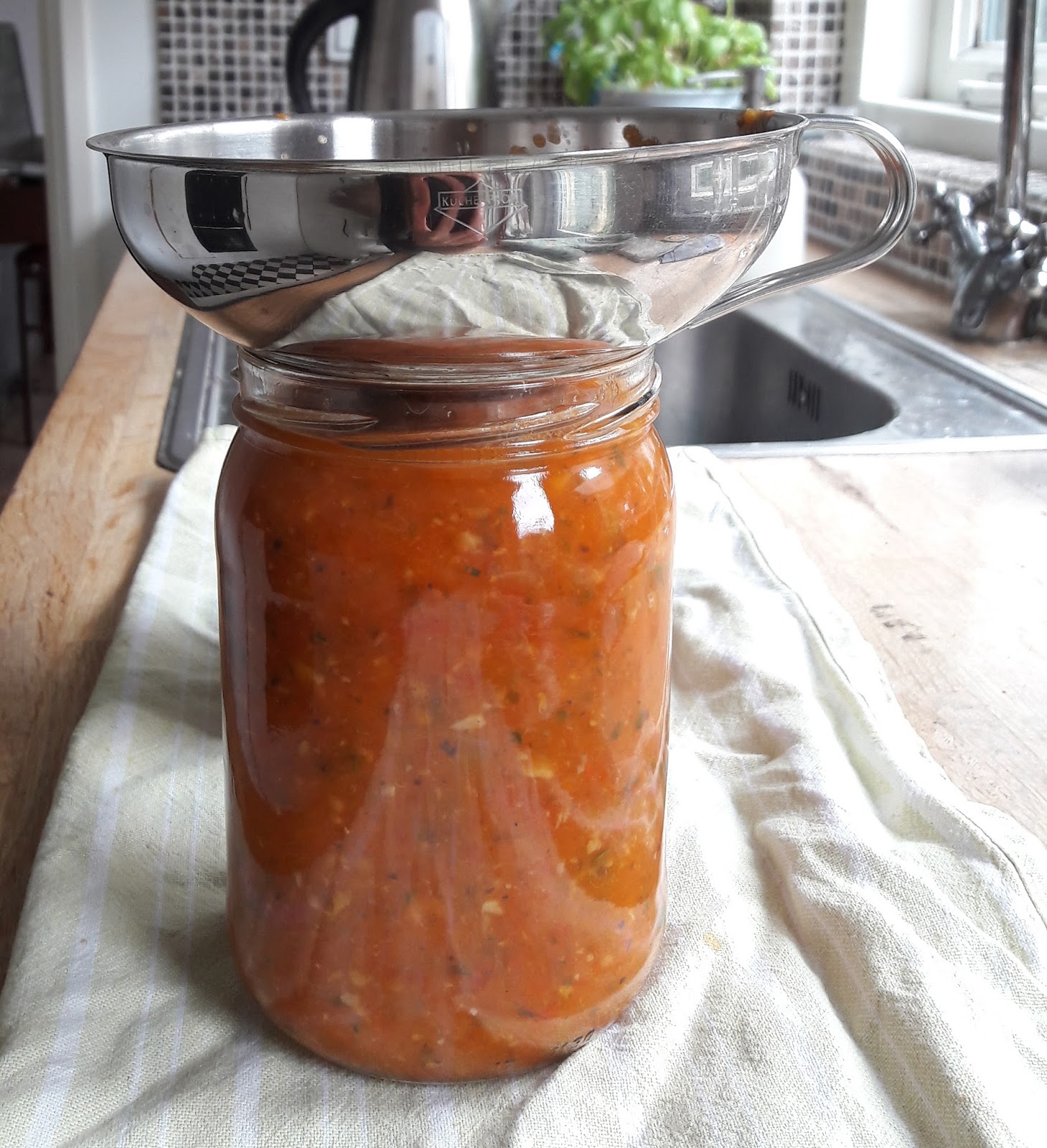 pastasaus maken met verse tomaten pastasaus maken met verse tomaten