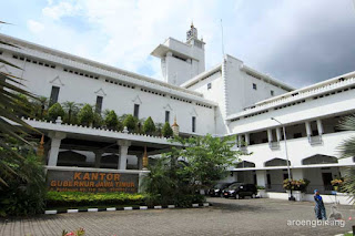 kantor gubernur jawa timur surabaya