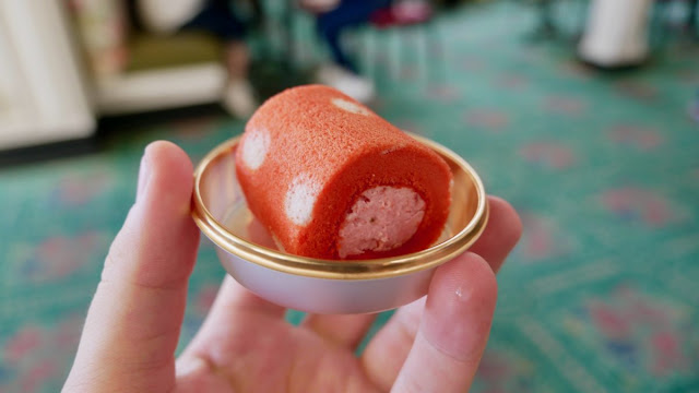 Tokyo Disneyland all-you-can-eat dessert Crystal Palace