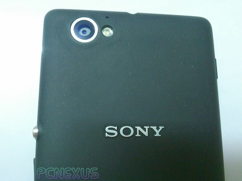 Xperia M camera lens