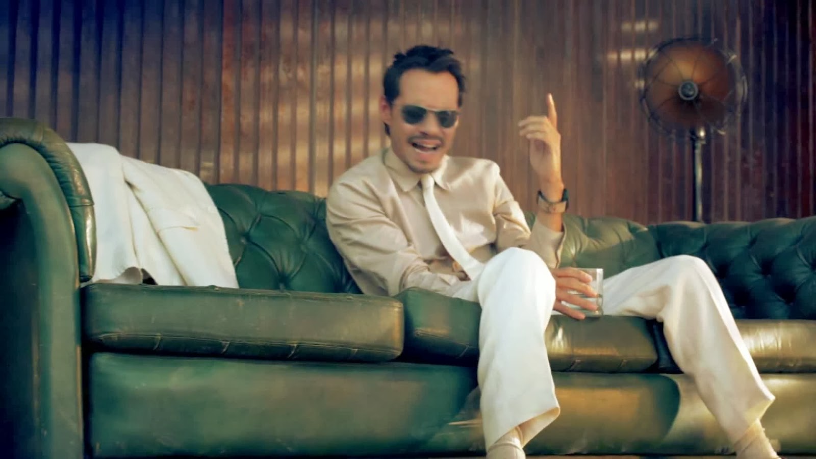 pitbull rain over me ft marc anthony