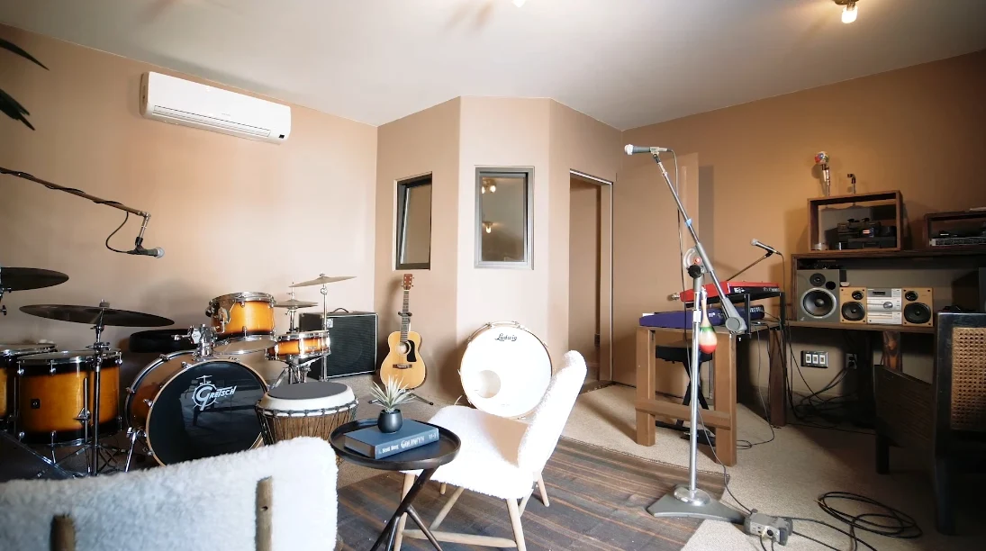 20 Photos vs. 3422 Hollydale Dr, Los Angeles Interior Design Luxury Home Tour