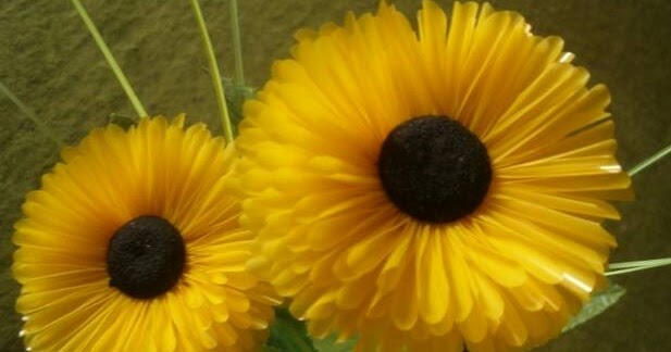 Cara membuat bunga matahari yang cantik dari sedotan plastik