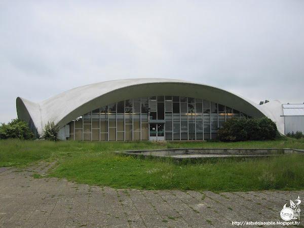 Saint-Fargeau-Ponthierry - Magasin jardinage - Florelites  Architecte / concepteur: Heinz Isler   Construction: 1976 - 1977
