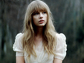 Kentucky Geek Girl: Video for Taylor Swift's "Safe and Sound" Premieres