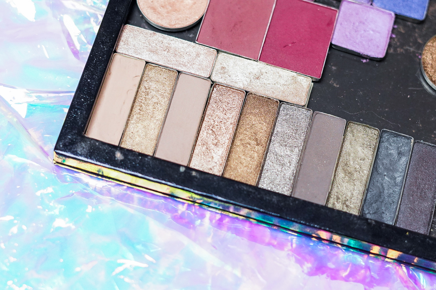 What's in my custom eyeshadow palette, everyday Z palette with single eyeshadows and depotted eyeshadows. Curated by Kirstie is a Leicester Beauty, Fragrance + Gluten Free Food Blogger What's in my custom eyeshadow palette, everyday Z palette with single eyeshadows and depotted eyeshadows. Curated by Kirstie is a Leicester Beauty, Fragrance + Gluten Free Food Blogger