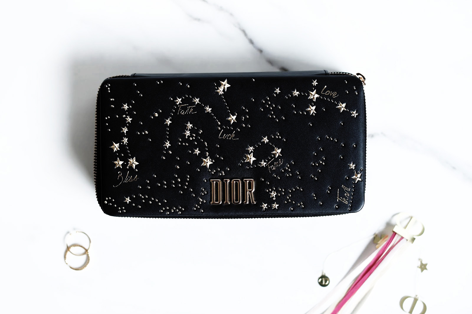 pochette maquillage dior
