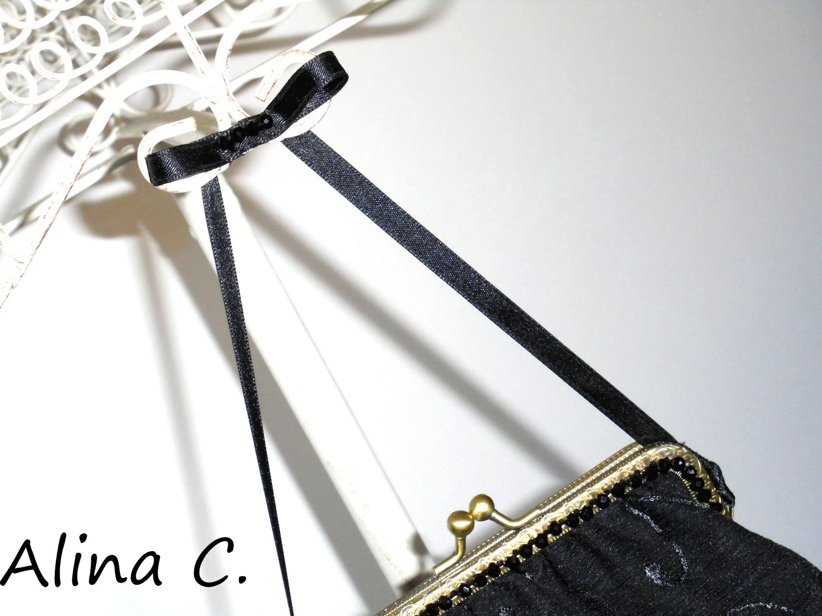 lo spazio di lilla " Black Purse "...dolce retrò