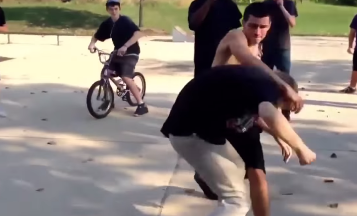 THE GRIME REPORT: The Best Street Fights Compilation - Jan 2015 [Video]