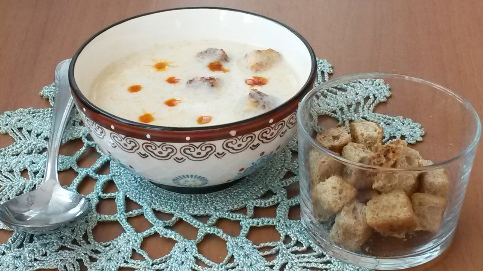SEVGİNİN YEMEKLERİ HÜNKÂR ÇORBASI ( 68 kişilik ) Et sulu Çorba
