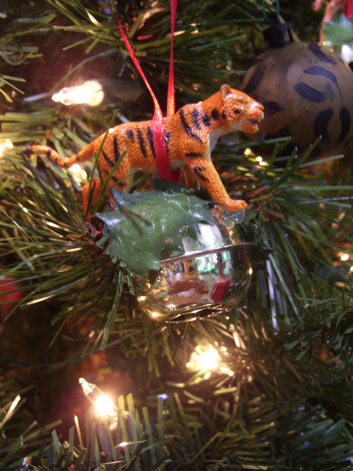 Sweet Bee Cottage What? A Christmas Jungle of Fun?