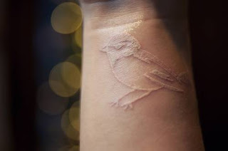 foto 17 de la tinta blanca en los tattoos
