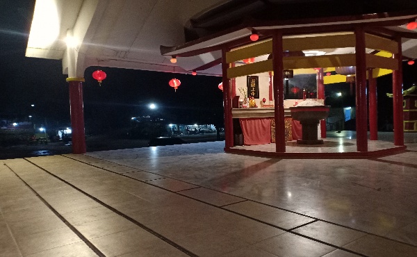 Begini Suasana Malam di Vihara Sian Jin Ku Poh Tonjong Begini Suasana Malam di Vihara Sian Jin Ku Poh Tonjong