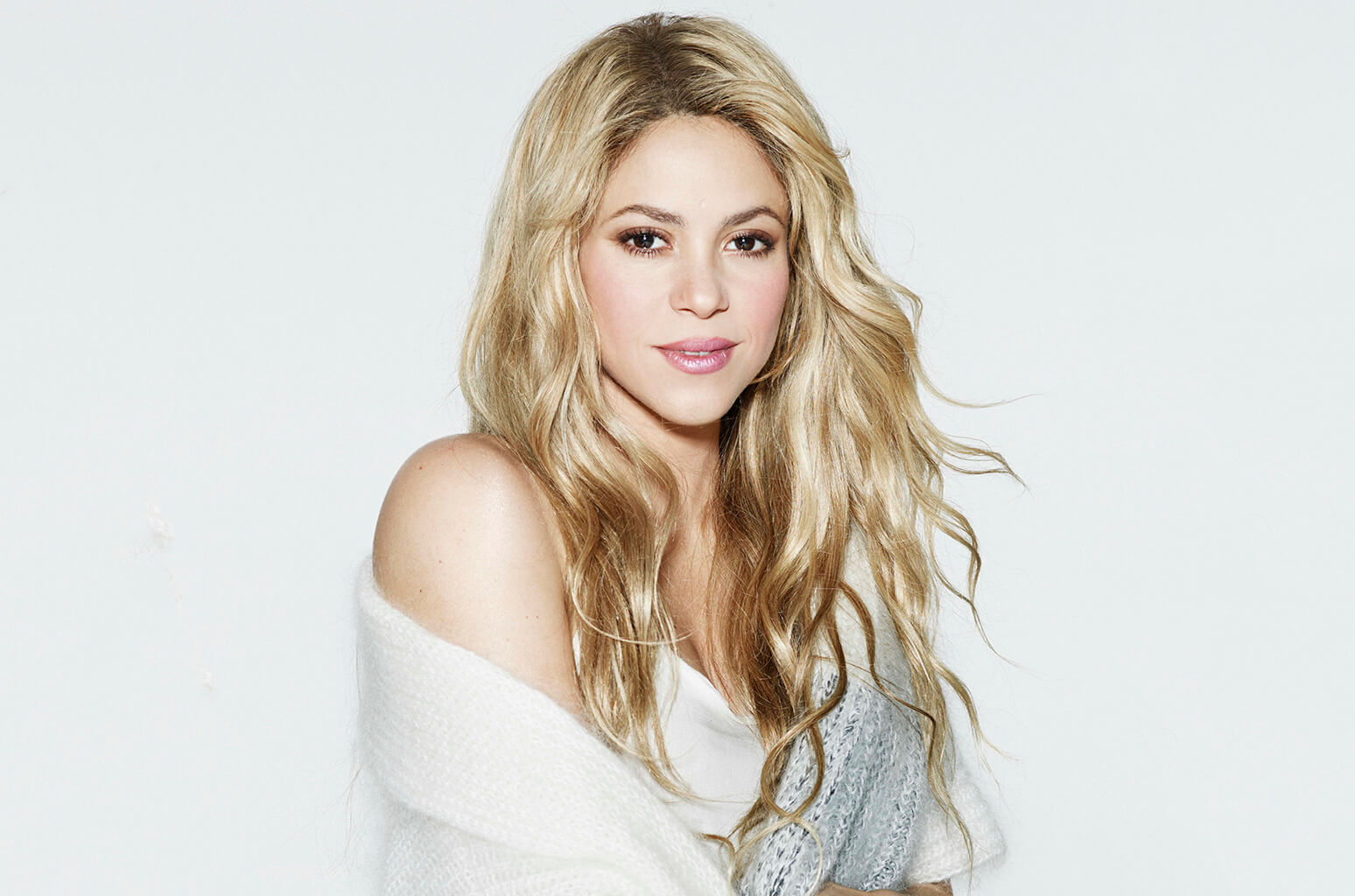 Shakira Biography, Age, Weight, Height, Friend, Like, Affairs