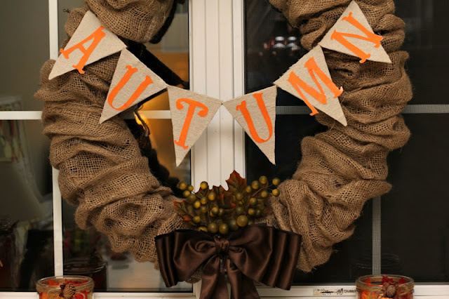 burlap wreath - www.turtlesandtails.blogspot.com