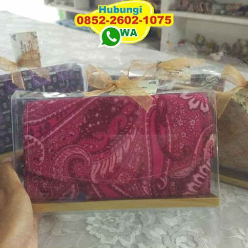 souvenir dompet pernikahan 52337