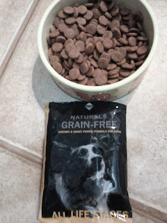 Food in bowl with Diamond Naturals sample bag