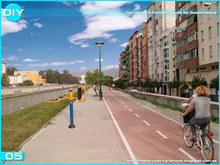 Imagen con mobiliario urbano - Corredor Verde del Guadalmedina