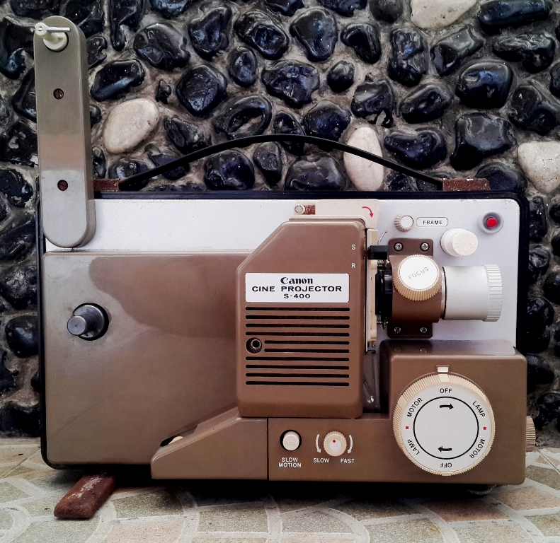 Jvc nx9. Vpl-vz1000. Code f4 проектор. Cinebeam 4k hu915qe. Короткофокусный проектор 4k.