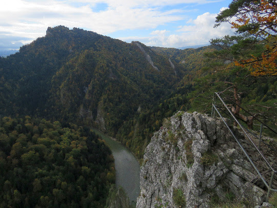 Widok z Sokolicy na Trzy Korony. Widok z Sokolicy na Trzy Korony.