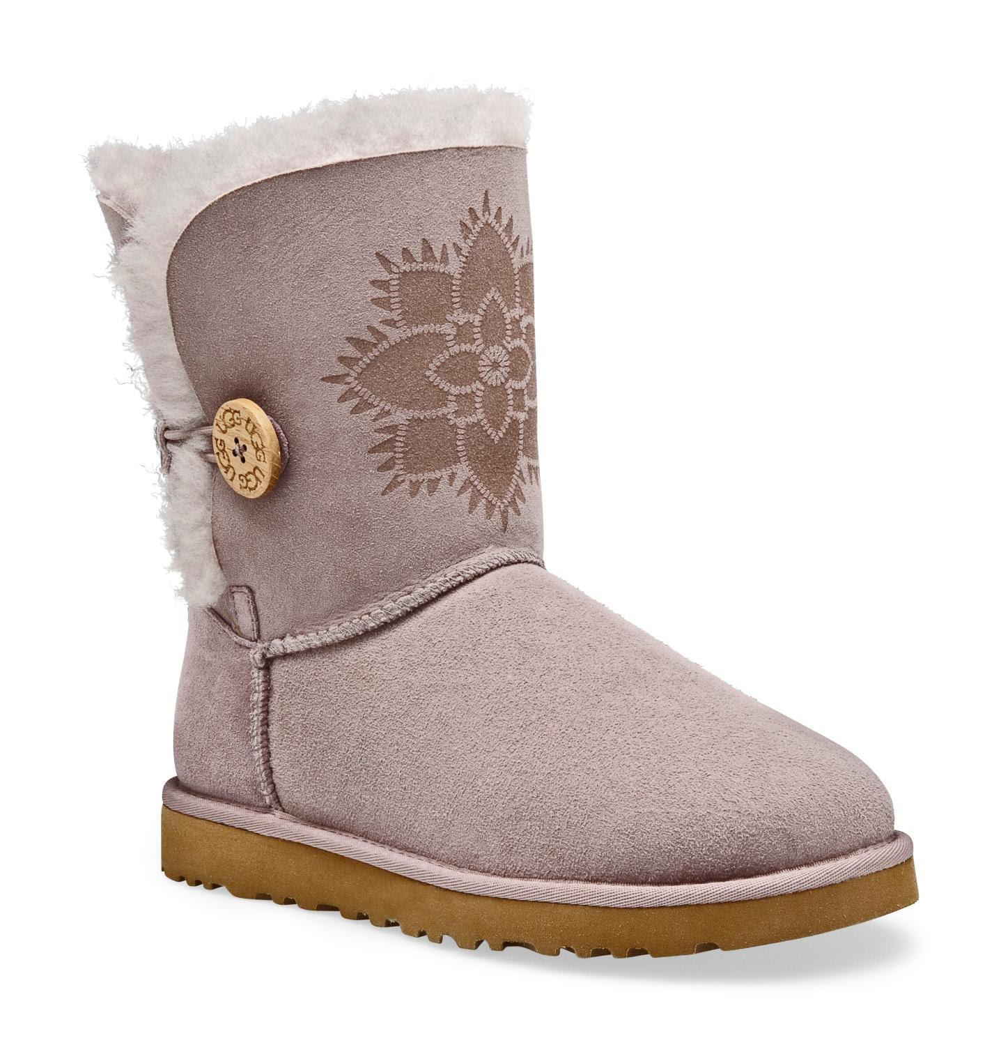 beneath-the-crystal-stars-uggs-spring-summer-collection-2011