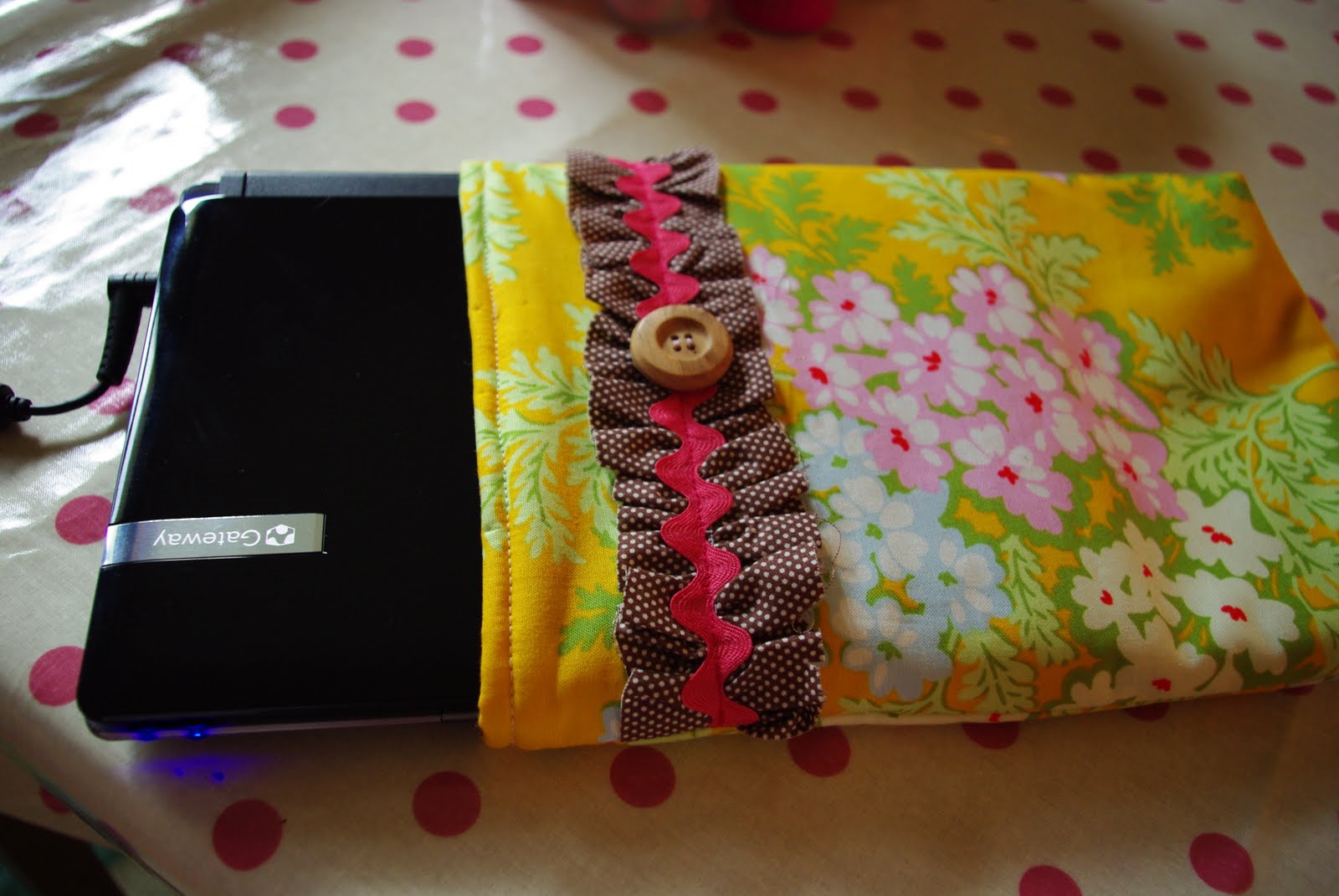 wannabe Crafter {Handmade} Laptop Case