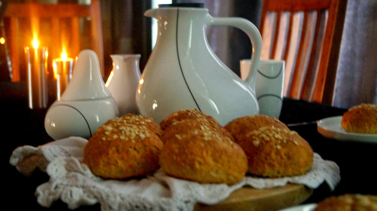 http://cupcakeluvs.blogspot.dk/2014/12/havregryns-boller-oatmeal-buns.html