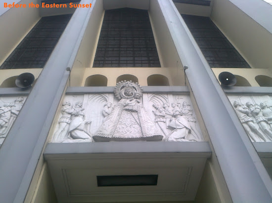 Zoom in of bas-relief on the facade of Sto. Domingo Church