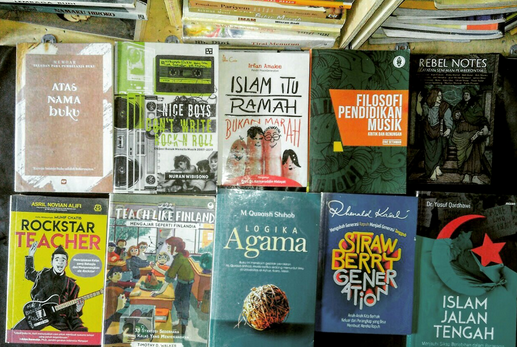 √Apakah Perbedaan Teks Drama dengan Teks Buku Fiksi/Nonfiksi?