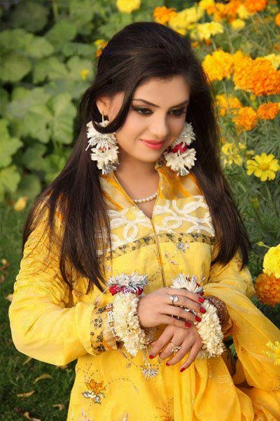 Beautiful Girl Wallpapers In Simple Beauty - Sari Info
