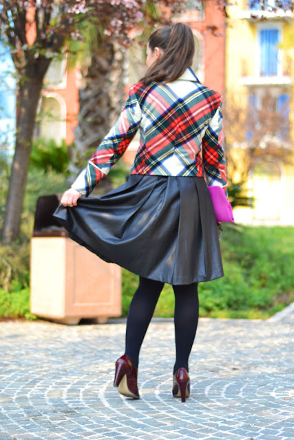 fabulous dressed blogger woman: Nicoleta