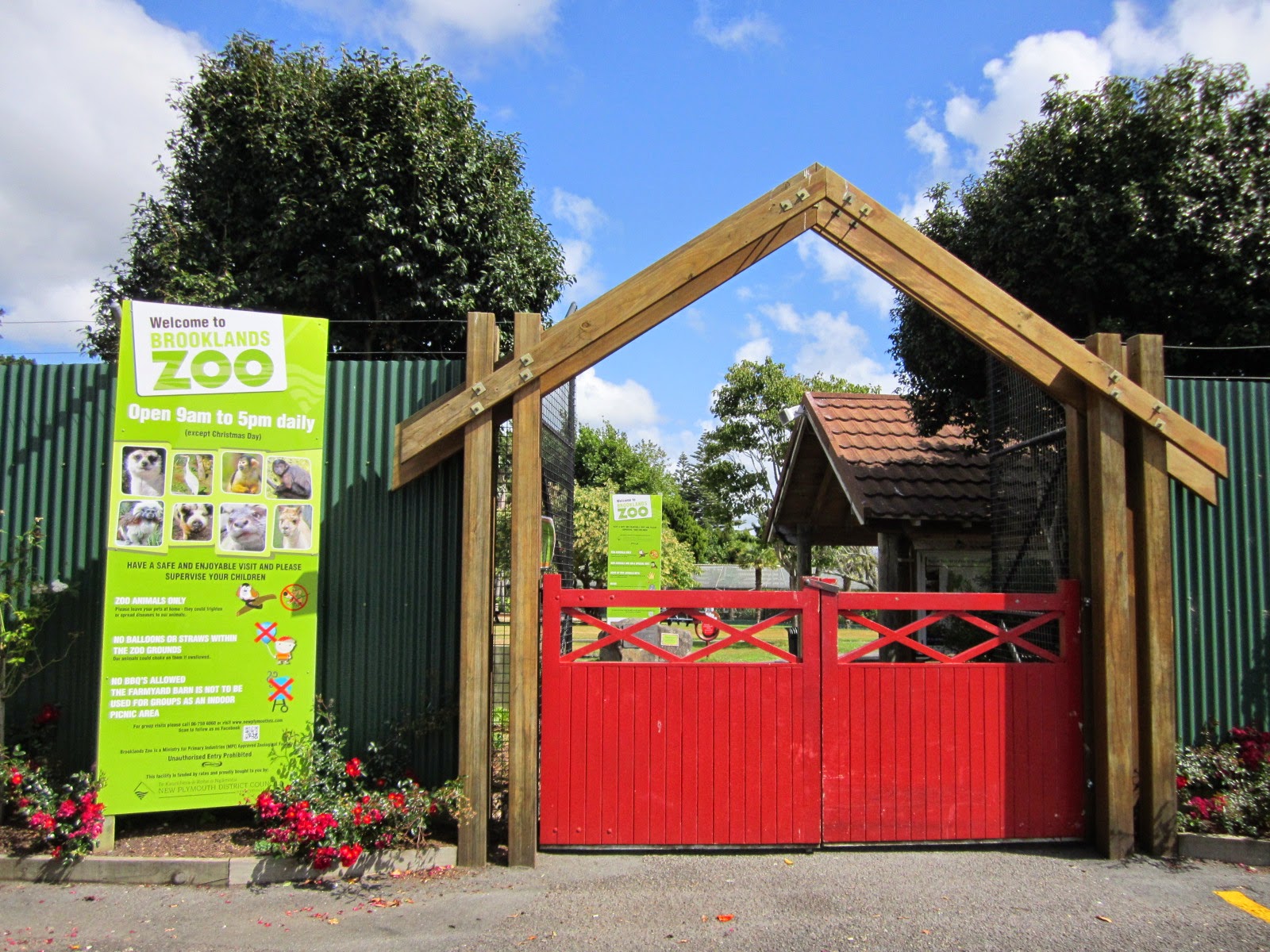 DON'T PANIC New Plymouth Pouakai Zoo