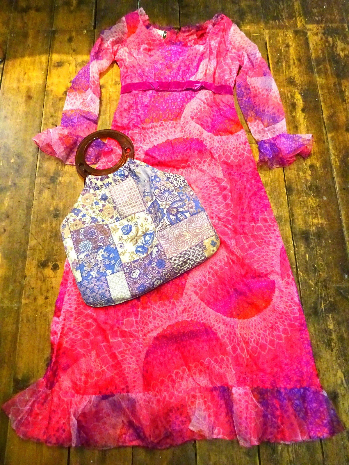 Vintage Vixen Vix's Week Dresses, Doll's Houses & Charity Shop Finds