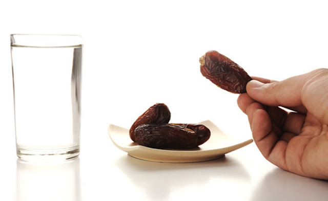 Kenapa Sih Buka Puasa Dianjurkan Makan Kurma? Ternyata Ini Faktanya!