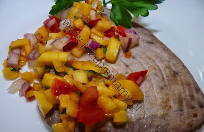 Tuńczyk z salsą z mango Tuńczyk z salsą z mango