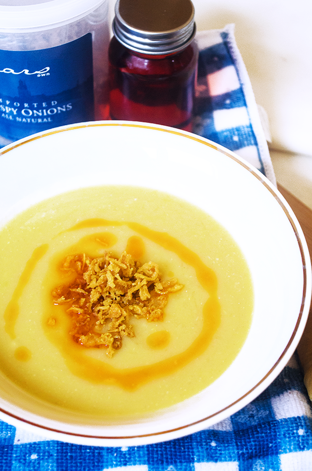 Rich and Garlicky Red Lentil Soup w/ Homemade Smoked Paprika Oil - An incredible creamy and garlicky soup to impress! This rich vegan recipe is deep in flavor, and would make a wonderful and healthy meal for guests or any old weeknight. Click here for the recipe or pin it for later <3 vegan red lentil soup, amazing red lentil soup, dairy free creamy garlic soup, vegan roasted garlic soup, lentil and garlic soup, vegan garlic soup, amazing vegan lentil soup, homemade paprika oil, homemade infused paprika oil, diy infused paprika oil, vegan paprika oil, vegan infused oil, amazing vegan soup, best vegan garlic lentil soup, how to make vegan red lentil soup