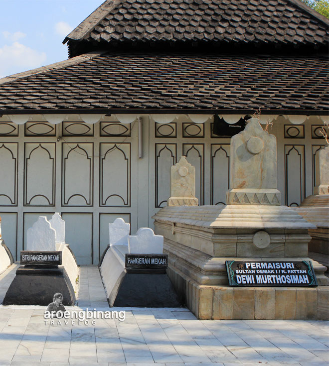 makam raja-raja demak