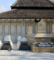 makam raja raja demak