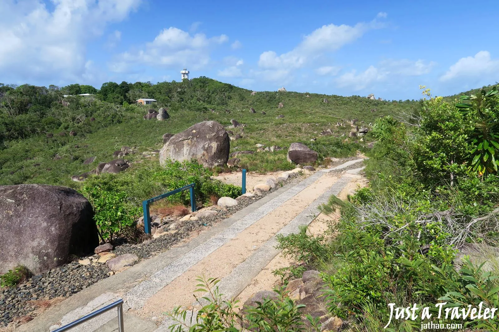 凱恩斯-大堡礁-翡翠島-燈塔-內堡礁-景點-推薦-旅遊-自由行-澳洲-Carins-Great-Barrier-Reef-Fitzroy-Island-light-house-hiking-mountain-Travel-Australia
