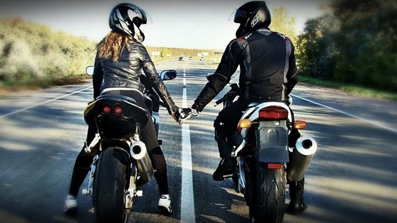 Fotos De Parejas En Moto