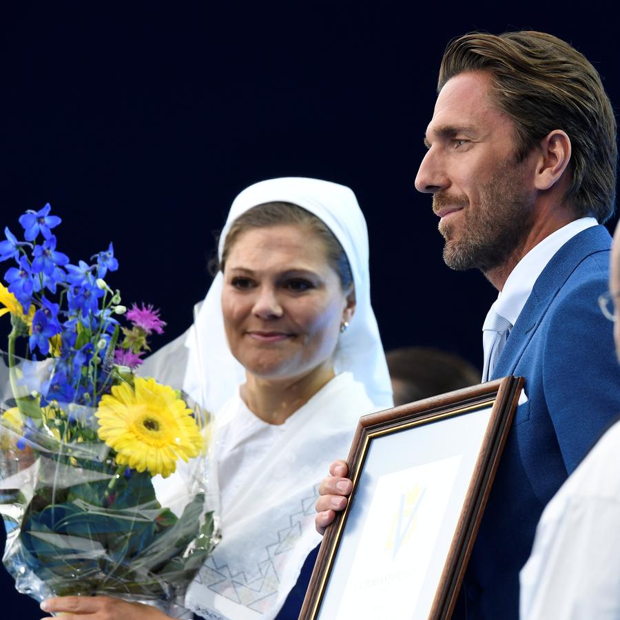 Henrik Lundqvist receives Victoria Scholarship from Swedish Crown Princess  — Stephen F