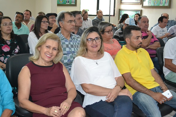 Prefeito Abelardo relata situação do município e destaca conquistas e projeções para 2018 na abertura dos trabalhos na Câmara Municipal de Alto do Rodrigues