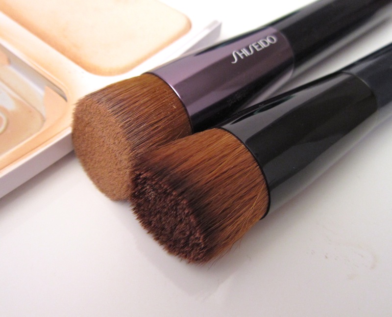 Rouge Deluxe Shiseido Perfect Foundation Brush and 131 Foundation Brush