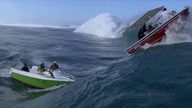 TEAHUPOO JUIN 2013