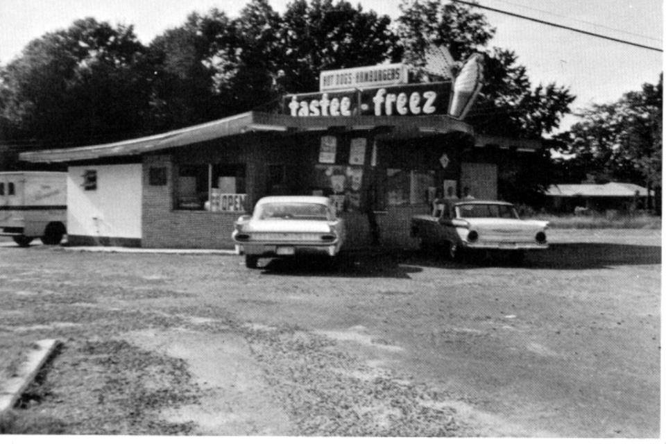IMAGES OF OUR PAST THE TASTEE FREEZE NORTH JEFFERSON STREET, DUBLIN