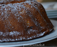 Ricotta, mele e gocce di cioccolato e il Ciambellone è servito Logo Ricotta, mele e gocce di cioccolato e il Ciambellone è servito
