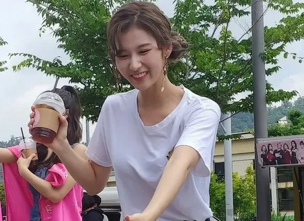 Đằng sau nhan sắc đời thường của nghệ sĩ Hàn Đằng sau nhan sắc đời thường của nghệ sĩ Hàn