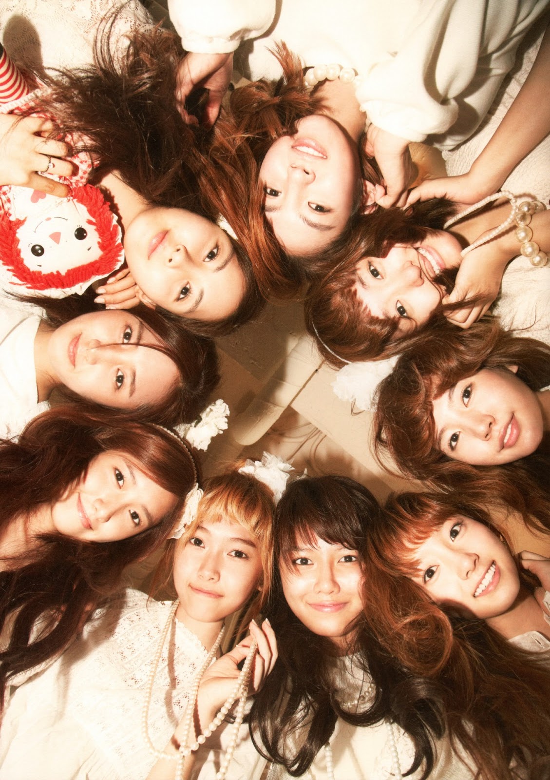 Girls+Generation+Lay+in+Circle+Wallpaper