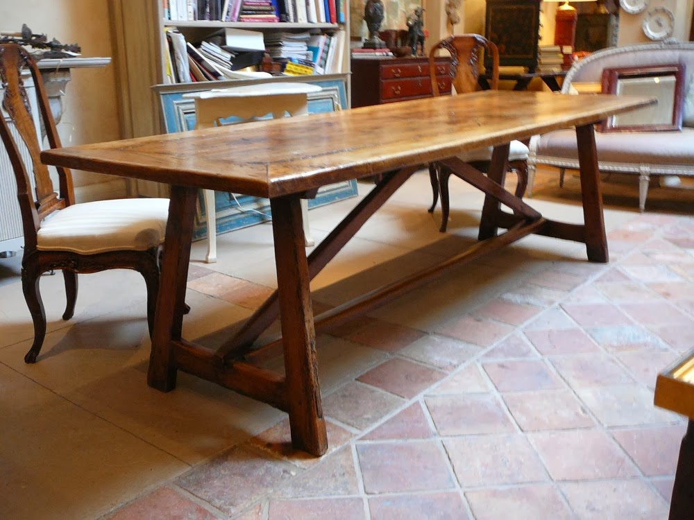 Woodworking plans trunk coffee table
 